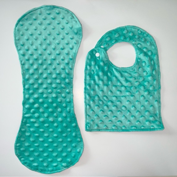 NEW 🪡 Handmade Sweet Birds Bib & Burp Cloth Set - Handmade Baby Gift Set - Picture 4 of 6